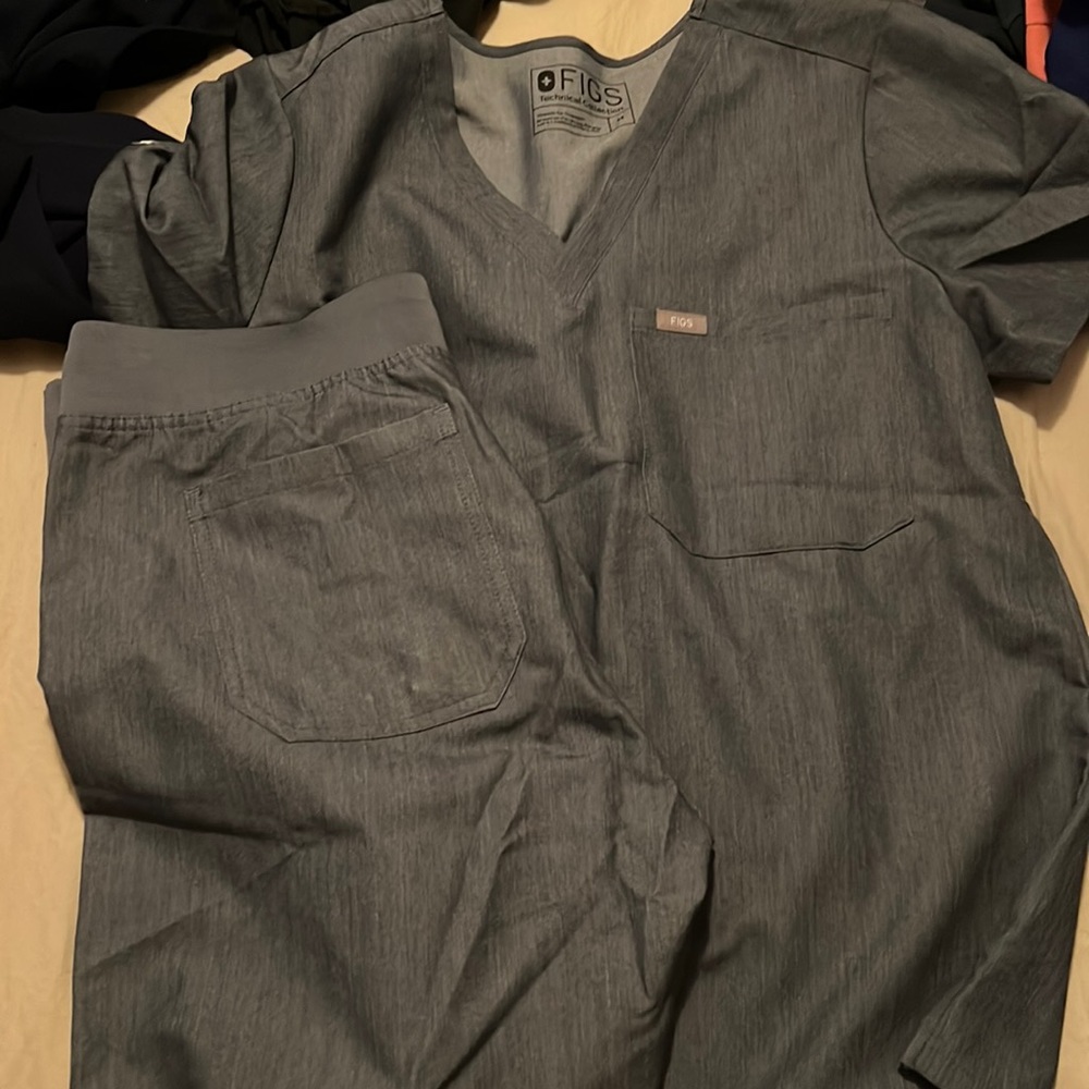 Figs scrubs set
